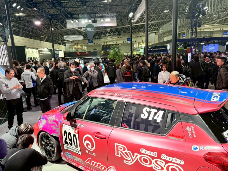 【レポート】東京オートサロン2026：AutoLaboスイフトスポーツがスズキブースに凱旋！「共創」へと進化した挑戦の軌跡