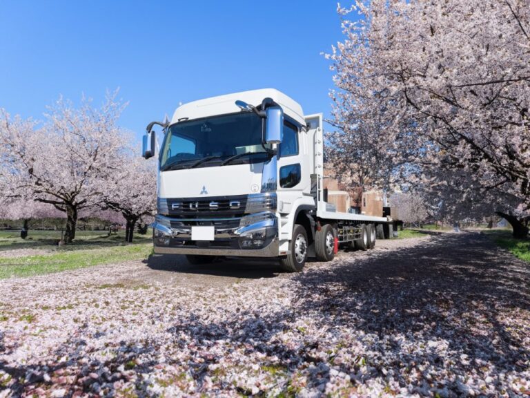 １台あると景色が変わる！12トンクラスのふそうの新型セーフティローダーが登場だっ！